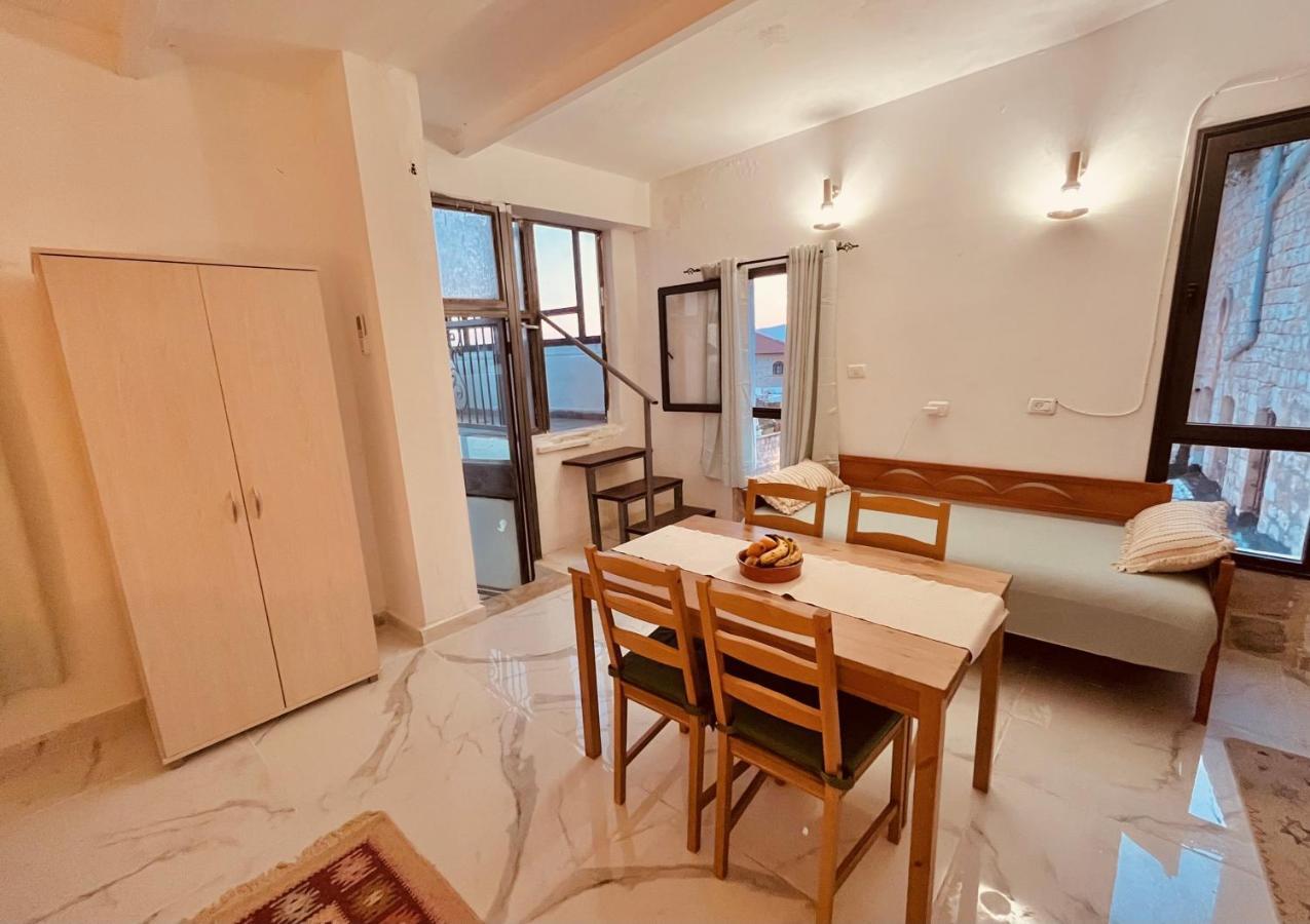 Mishpahat Price Zefat Exterior photo